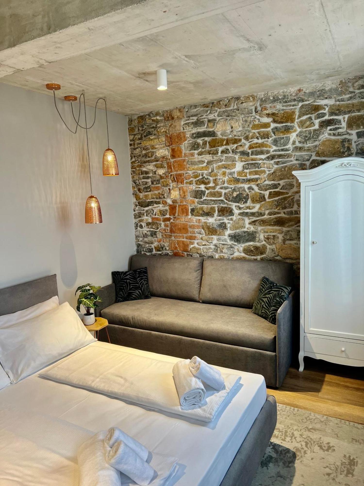 Vila Robida Rooms & Spa Črni Kal Екстериор снимка